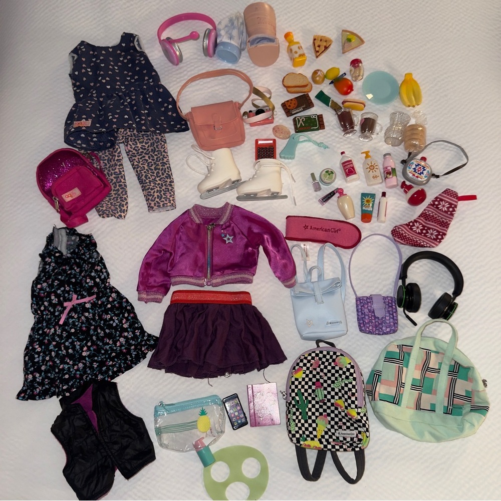 AMERICAN GIRL DOLL  PURPLE HAIR, CARRIER, ACCESORIES. EUC. - Picture 11 of 14